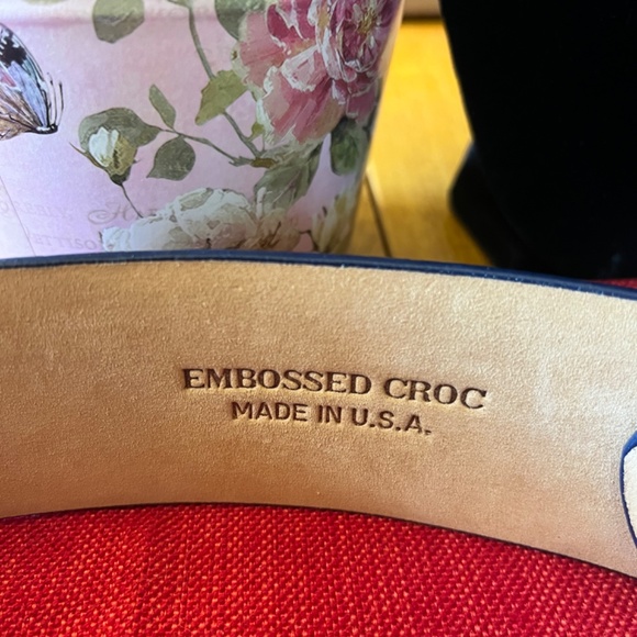 🐊GORGEOUS W KLEINBERG CROCODILE EMBOSSED BLUE BELT IN BLUE SIZE MEDIUM🐊 - Picture 9 of 12